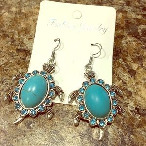 Turtle turquoise with blue crystal new with tag 💗